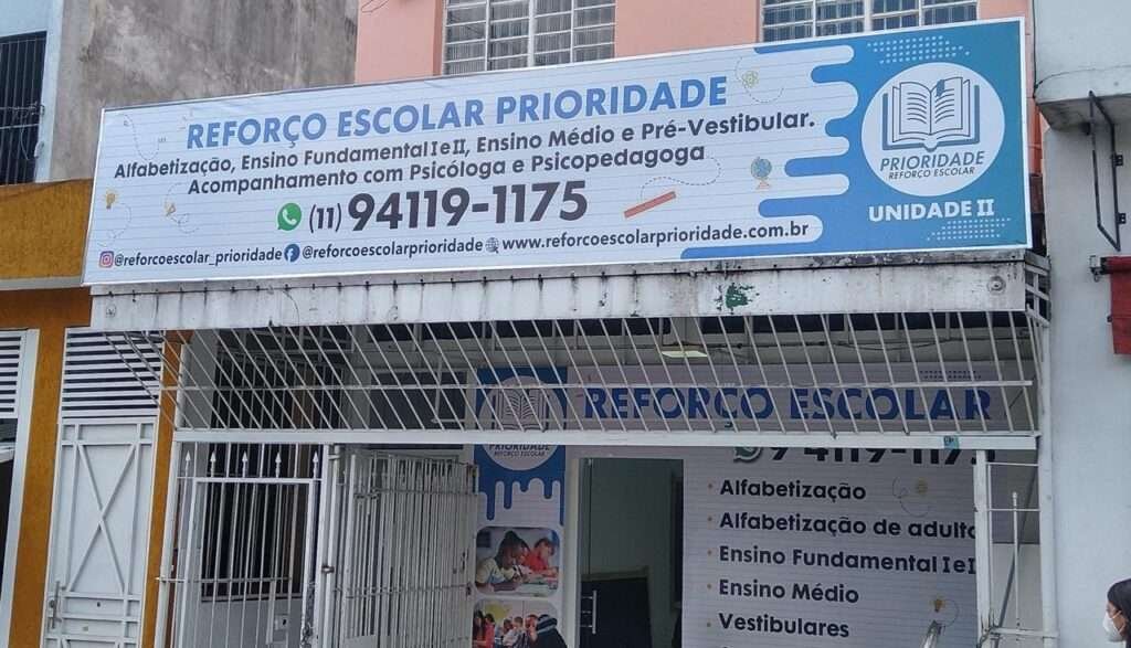 Placa e Adesivação – Reforço Escolar Prioridade 1 placa e1789724914459